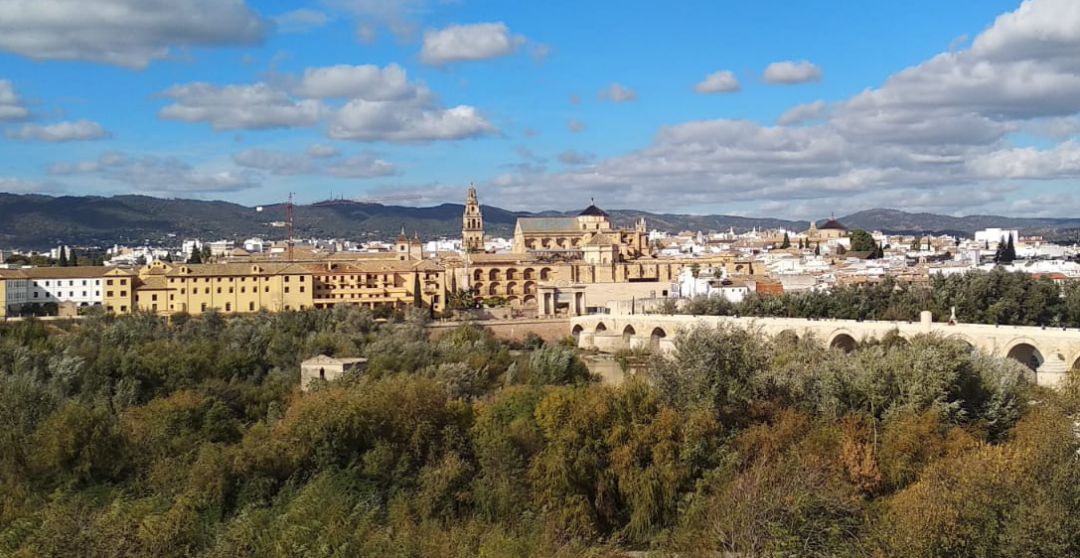 Panorámica de Córdoba desde el Campo de la Verdad