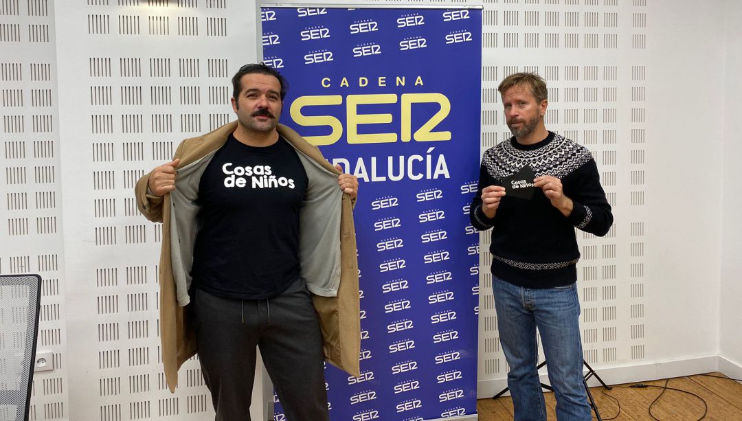 Alfonso Sánchez, a la izquierda, y Alberto López, en el estudio de Radio Sevilla