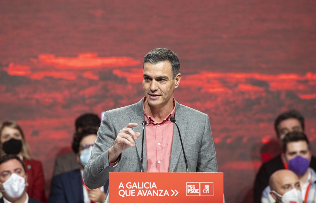 Pedro Sánchez durante su intervención en la clausura del XIV Congreso del PSdG-PSOE celebrado en Santiago de Compostela.