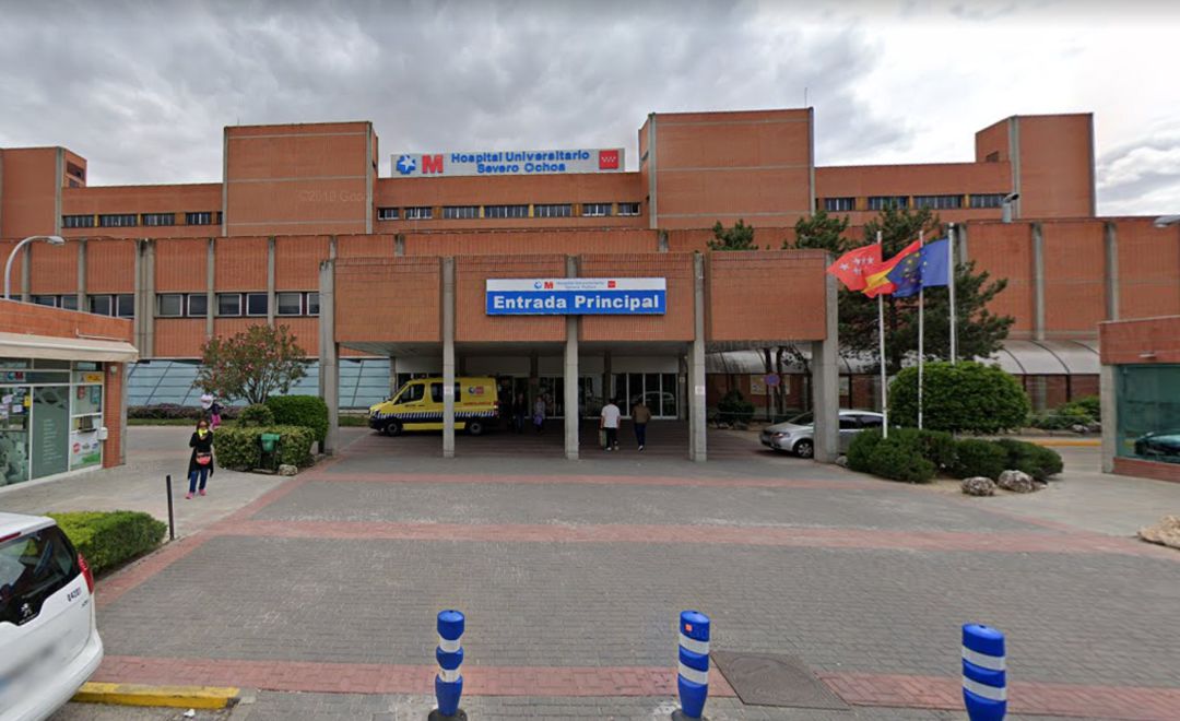 El brote de COVID entre los residentes del hospital Severo Ochoa de Leganés está obligando a reestructurar el servicio sanitario.