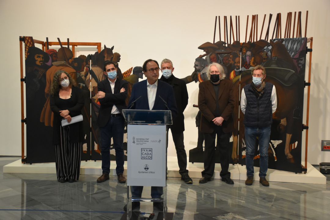 Un moment de la inauguració de la mostra Antològica d'Antoni Miró en l'IVAM CADA Alcoi.