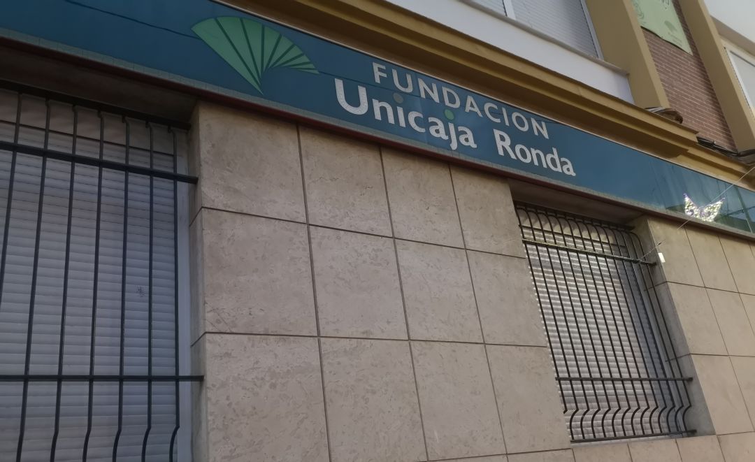 Fachada exterior de uno de los centros educativos rondeños pertenecientes a la Fundación Unicaja Ronda