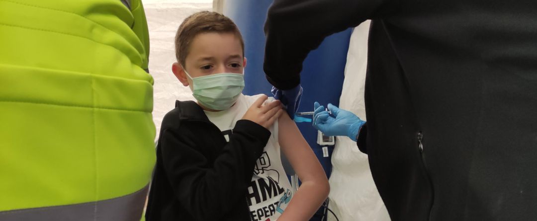 Imagen de archivo de la vacunación a menores de 12 años en Albacete