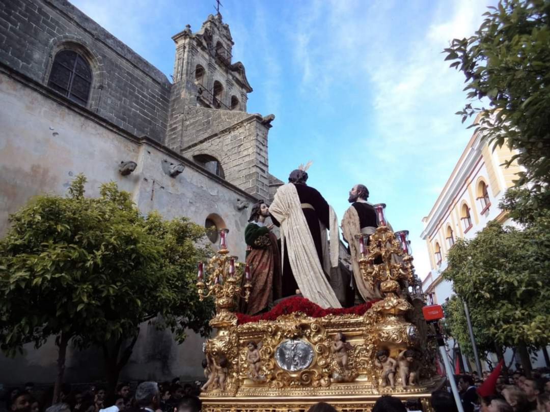 La Sagrada Cena por la plaza de San Marcos el Lunes Santo en Jerez