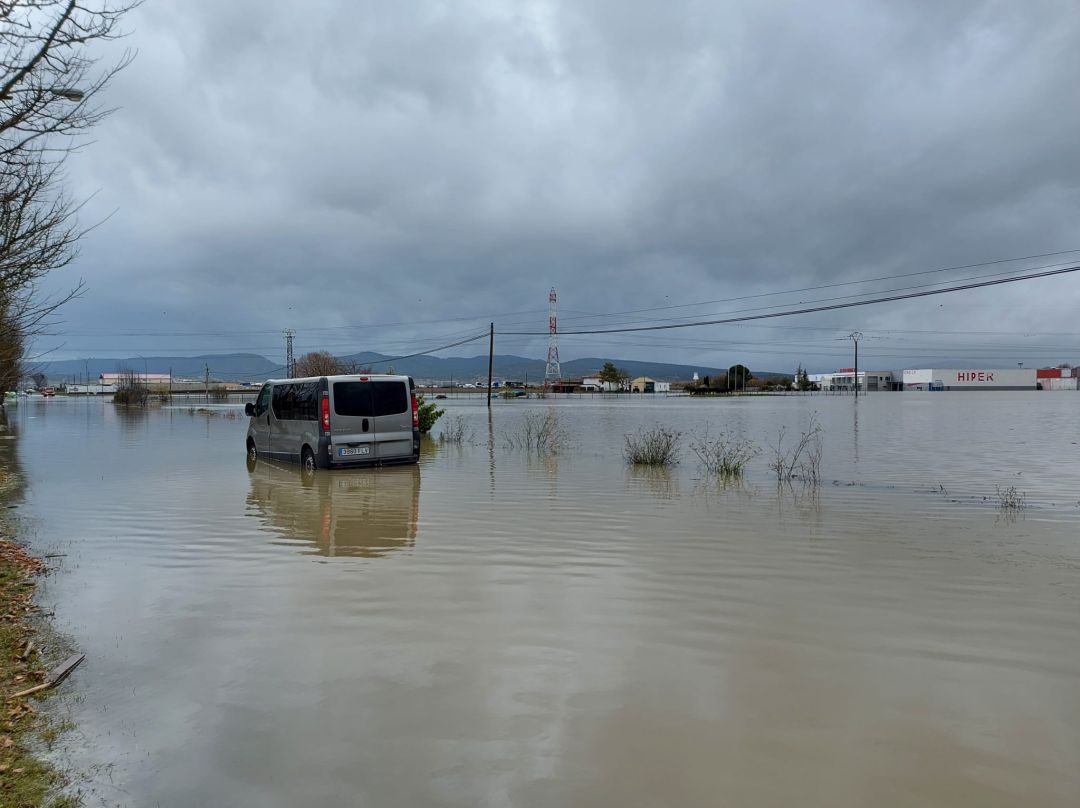 Las inundaciones cerraron los accesos a Asteguieta