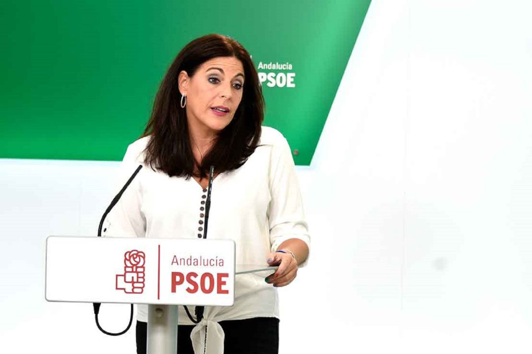 La vicesecretaria general del PSOE andaluz ha criticado en Martos la forma de actuar del gobierno regional ante la sexta ola de contagios