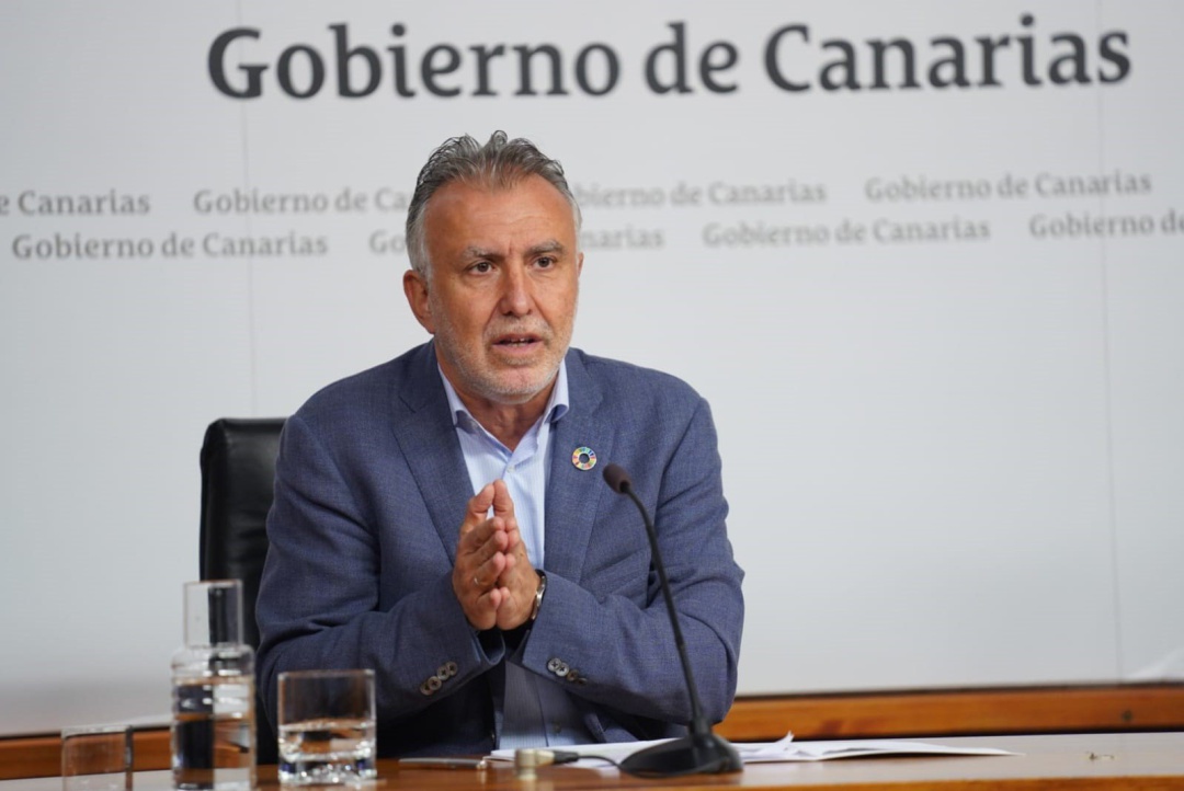 El presidente de Canarias, Ángel Víctor Torres, ha anunciado su positivo en Covid a través de su cuenta de Twitter y cancela su agenda