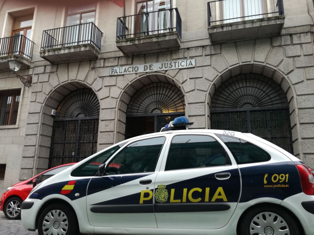 Condenados dos guardias civiles por realizar cacheos "vejatorios" en un control en Segovia