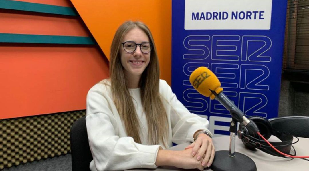 Silvia Lucena, Portavoz de PSOE Tres Cantos, en los estudios de SER Madrid Norte