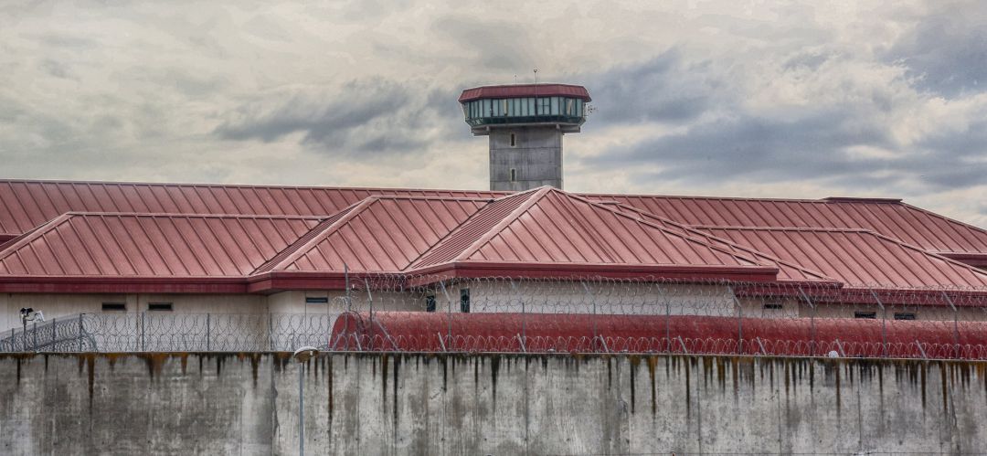 Imagen del perímetro exterior del Centro Penitenciario Madrid III, en Valdemoro